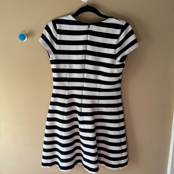 White and navy size 6 Boden short dresss - Picture 2 of 5